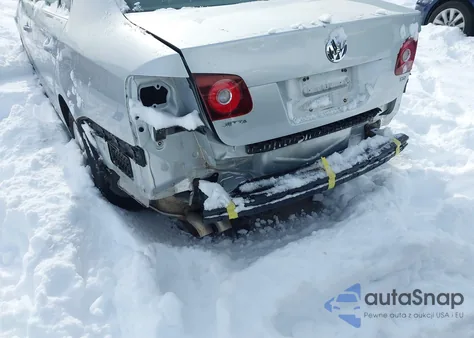 2009 Volkswagen Jetta Tdi z USA, uszkodzony, nr VIN 3VWAL81K39M121011